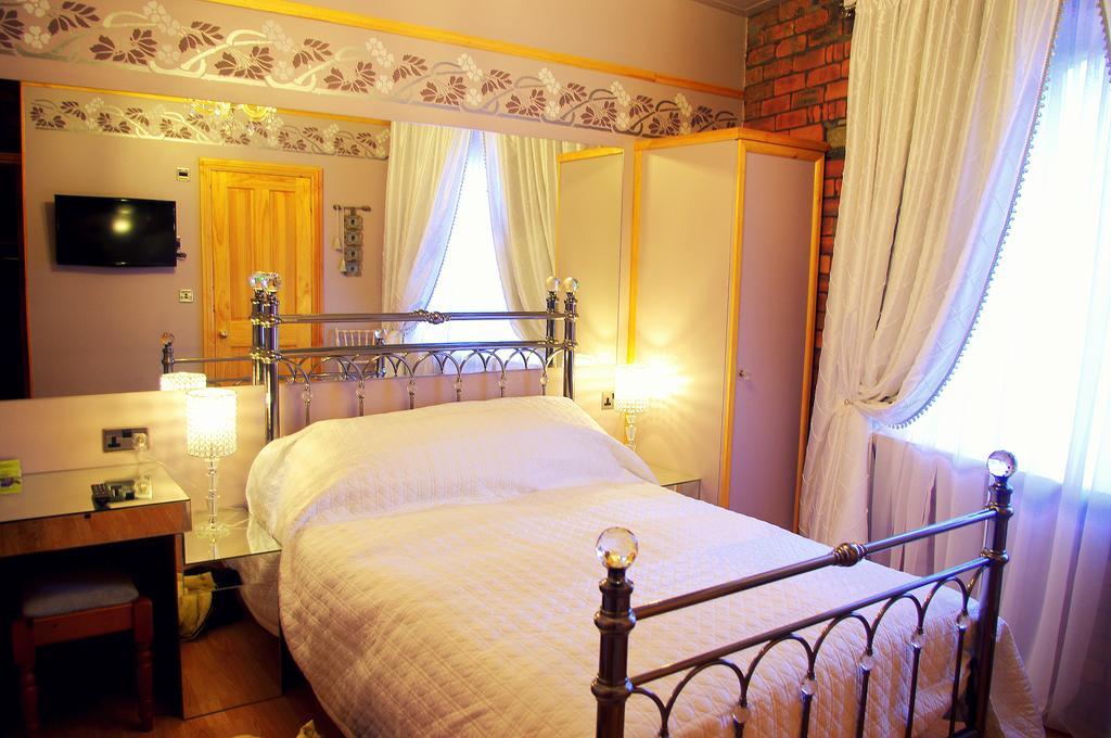 Crown House Suites Halifax Rum bild